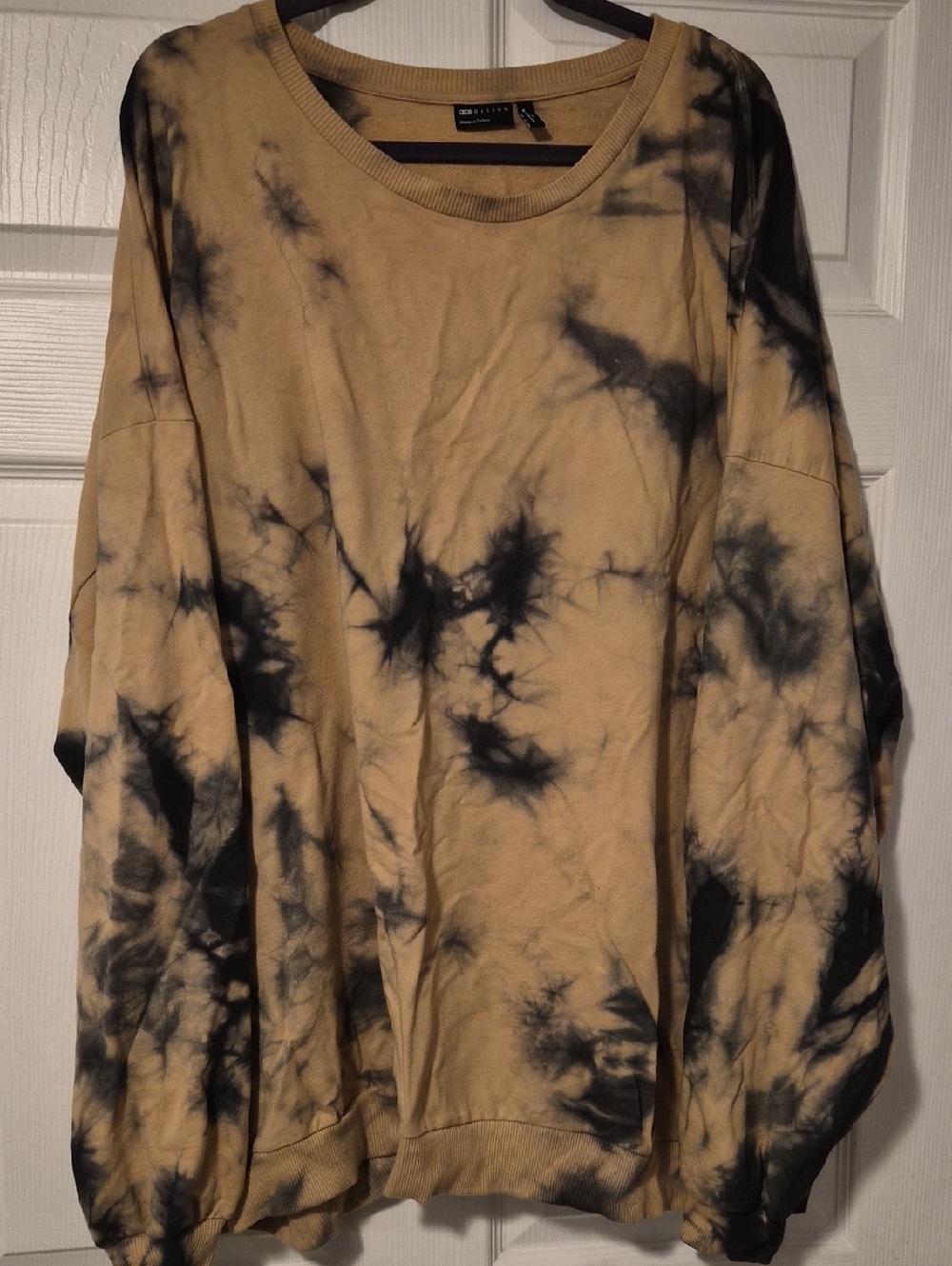 Tie-Dye Crewneck Sweatshirt in Tan and Black